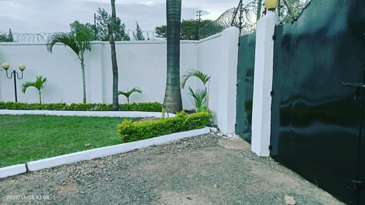 Sofitel 3 Bedrooms Own Compound Mamboleo 基苏木 外观 照片